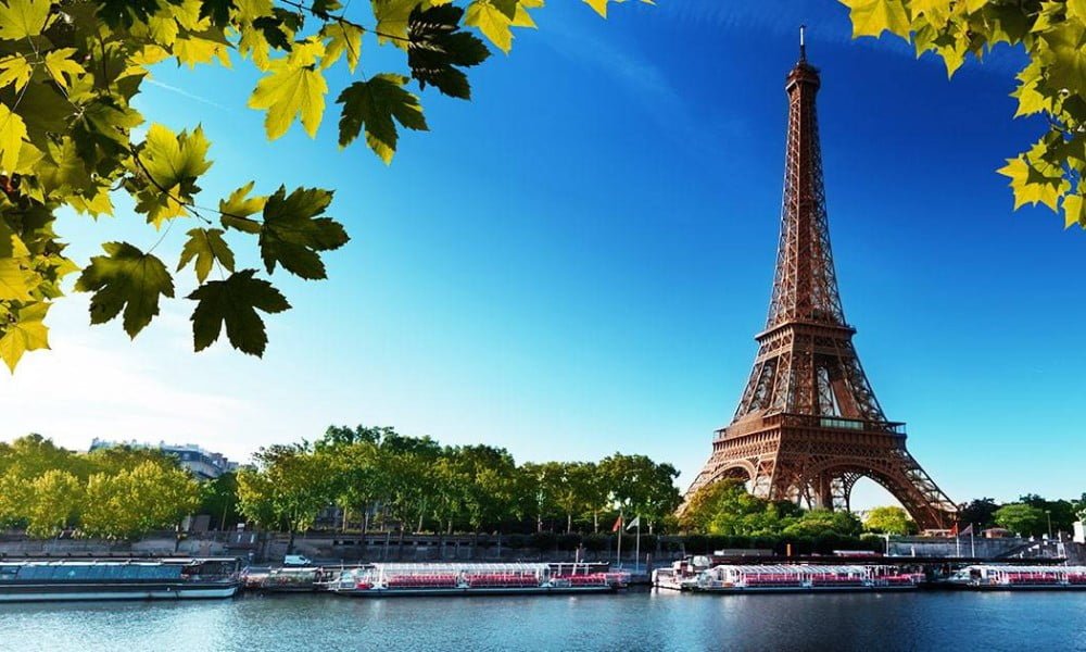 نمای از برج ایفل در مجاورت رودخانه نزدیک ان - شرایط ویزای تمکن مالی فرانسه