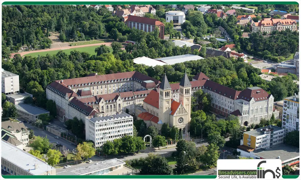 دانشگاه پچ - کالج زبان در مجارستان