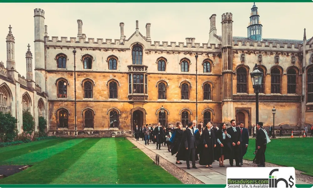 تصویری از یک کالج در انگلستان-تحصیل در انگلیس